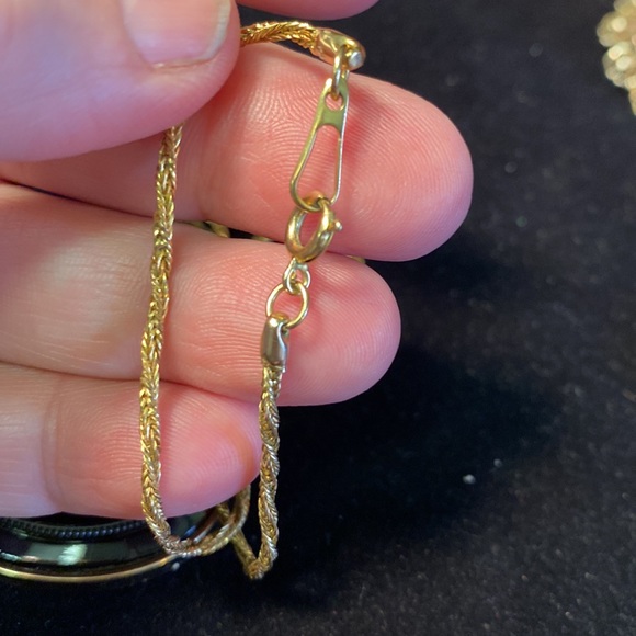 Gorgeous Translucent Pink Cameo on Amber Glass - Picture 4 of 5